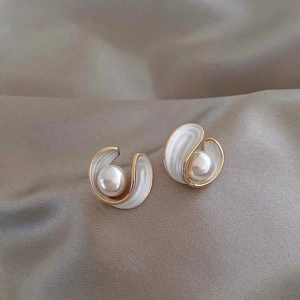 Pendientes de lujo con ópalo blanco y perlas en oro