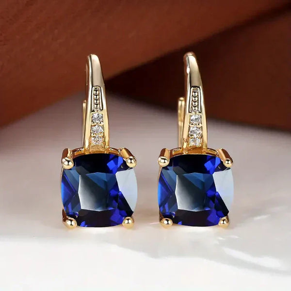 Pendientes de Oro con Piedras Misteriosas