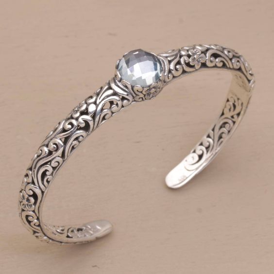 Pulsera vintage en plata abierta con circonitas