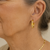 Pendientes Argola Vintage con Flor Dorada