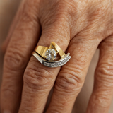 Anillo Vintage Irregular en Dorado y Plateado con Zirconia