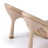 Sandalias de tacón alto con punta afilada adornadas con strass