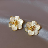 Pendientes Pétalos Elegantes en Oro