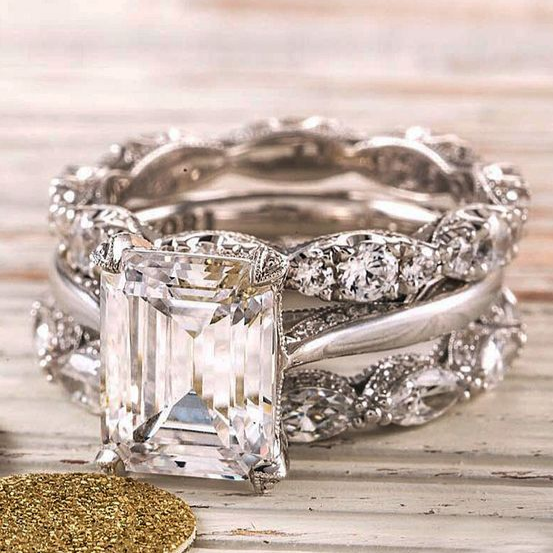 Anillo Vintage de Plata con Capas Brillantes