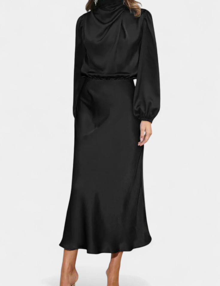 Cecila Vestido Maxi con Cuello Alto y Detalle Floral