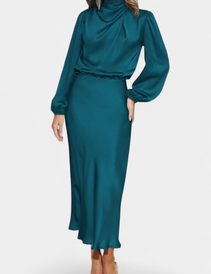 Cecila Vestido Maxi con Cuello Alto y Detalle Floral