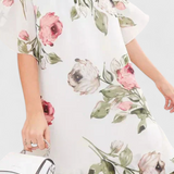 Tameka Vestido de Gasa Fluida con Pétalos y Mangas Transparentes