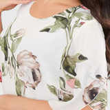 Tameka Vestido de Gasa Fluida con Pétalos y Mangas Transparentes