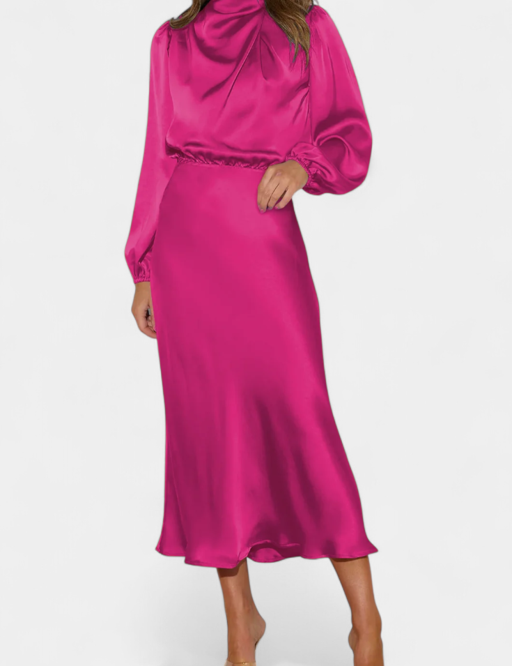 Cecila Vestido Maxi con Cuello Alto y Detalle Floral